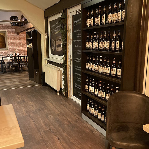 Gastronomieeinrichtung, Gastro Einrichtung Brauhaus, Gastro Stühle, Gastro Tische, Gastro Theke, Gastro Bänke, Gastro Regal nach Maß