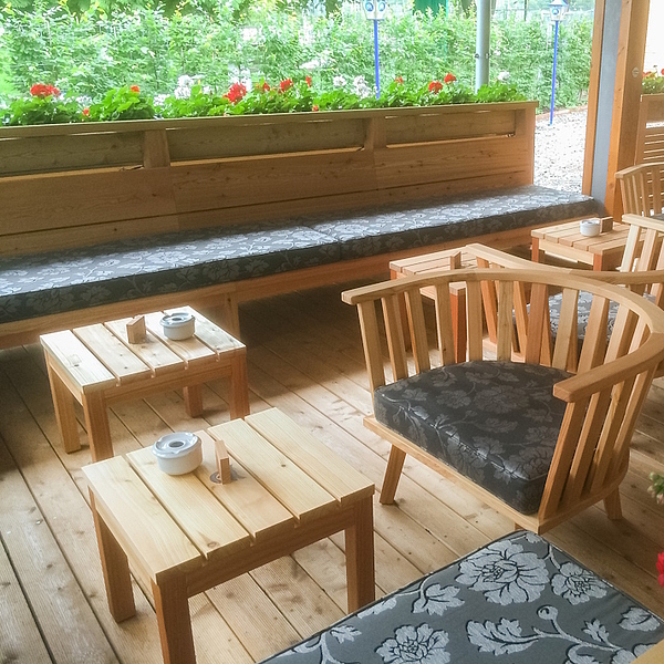 Gastronomieeinrichtung, Gastro Bänke, Gastro Tische, Gastro Stühle, Massivholz