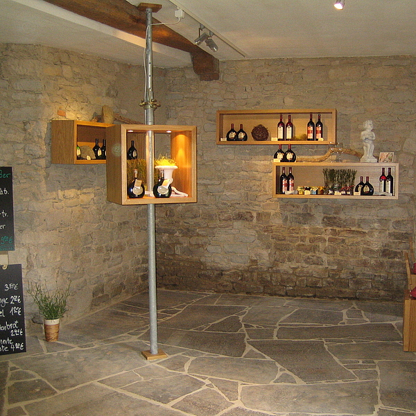 Weinregal, Weinpräsentation, Präsentationsregale, Ladenbau, Vinothek