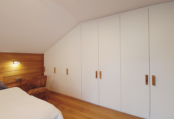 Schlafzimmerschrank, Einbauschrank, Kleiderschrank, Schrank nach Maß, Dachschräge