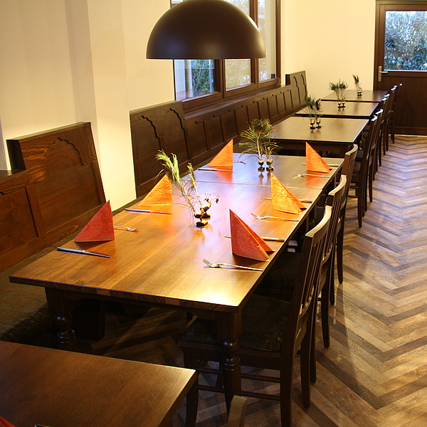 Gastro Tisch, Gastro Stühle, Gastro Sitzbank, Gastronomieeinrichtung
