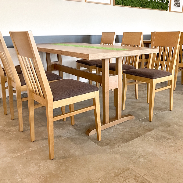 Gastronomie Tisch, Gastro Tisch, Holztisch für die Gastronomie, Wangentisch