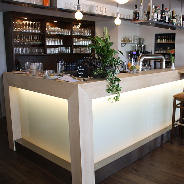Thekenfront, Gastro Theke, Gastro Theke, Thekenverkleidung, Thekenfront, Gastro Theke mit Holz und Licht, Theke beleuchtet