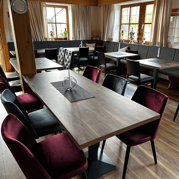 Hofmann ist ein Komplettausstatter für Gastronomieeinrichtung, Vereinseinrichtung, Ladenbau, Lagerverkauf, von der Planung bis zur Fertigung