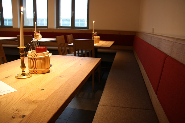 Wirtshauseinrichtung, Cafe, Bistro, Kaffeehauseinrichtung, Brauhauseinrichtung, Hotellobby von Hofmann aus Kreuzwertheim