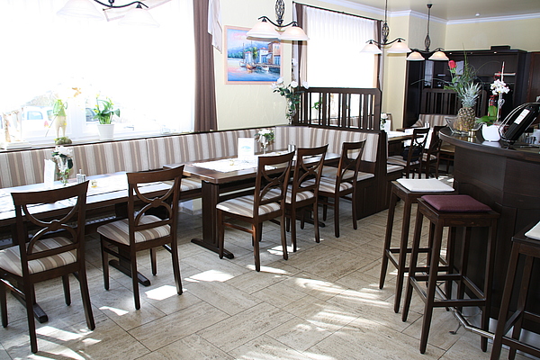 Stuhl für Gasthauseinrichtung, Gasthaus, Gaststättenausbau, Gaststätteneinrichtung.