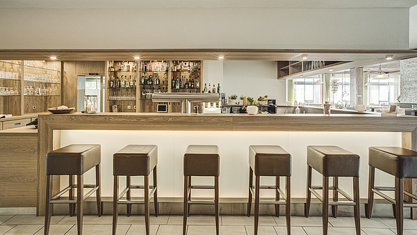 Gastro Theke, Thekenverkleidung, Thekenfront, Gastro Theke mit Holz und Licht