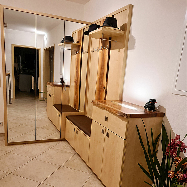 Garderobe, Hutablage, Spiegelschrank, Garderobe Eingangsbereich