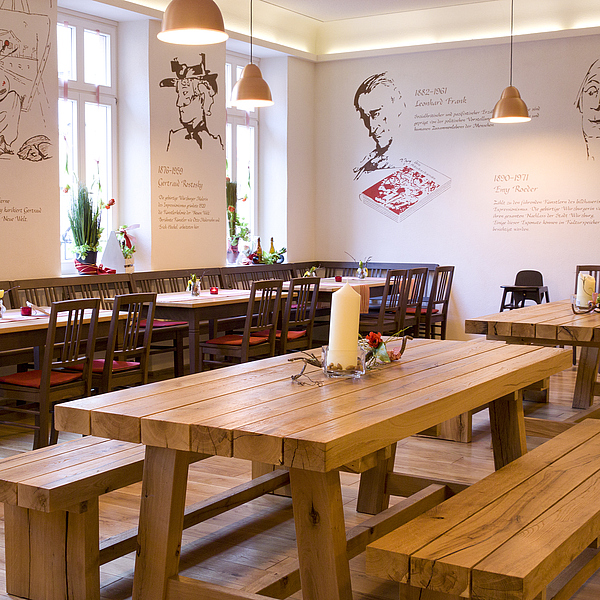 Tisch Massivholz, Gastro Tisch Massivholz, Gastro Stühle, Gastro Bänke Holz