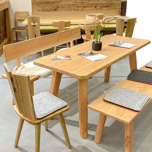 Sitzgruppe Massivholz, Tisch Massivholz, Sitzbank Massivholz, Stuhl Massivholz, Gastronomieeinrichtung