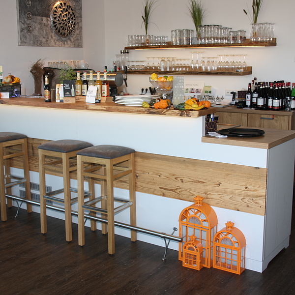 Gastro Theke, Gastro Thekenfront, Gastro Thekenverkleidung mit Holz, Gastro Theke Holz