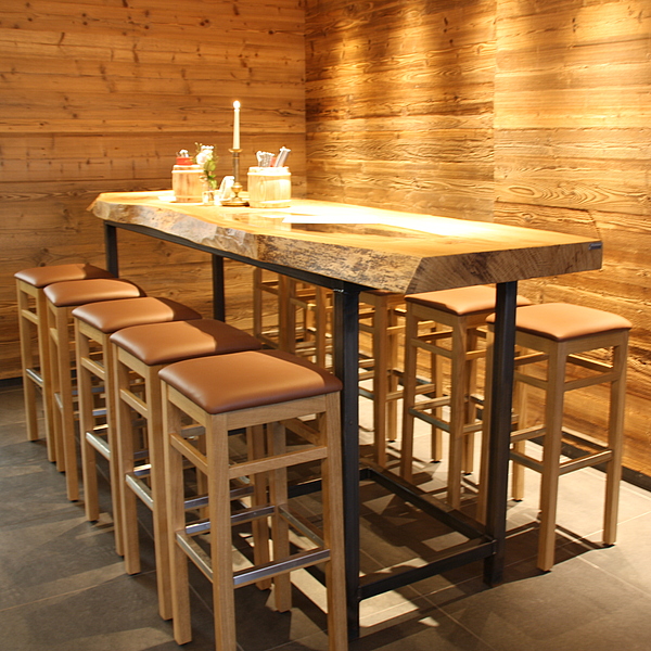 Barhocker Holz, Thekenhocker Holz, Barhocker für die Gastronomie, Thekenhocker mit Polstersitz