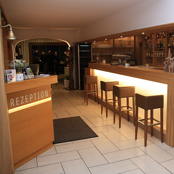 Hotelzimmereinrichtung, Rezeption, Lobby, Foyer, Gastraum nach Maß