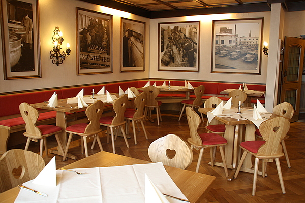 Wirtshauseinrichtung, Cafe, Bistro, Kaffeehauseinrichtung, Brauhauseinrichtung, Hotellobby von Hofmann aus Kreuzwertheim