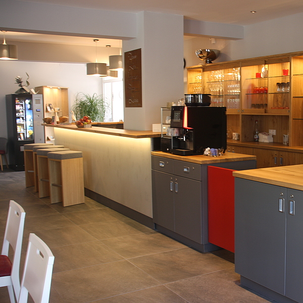 Hotelzimmereinrichtung, Rezeption, Lobby, Foyer, Gastraum nach Maß