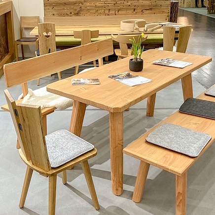 Gastronomieeinrichtung, Gastro Bänke, Gastro Tische, Gastro Stühle, Massivholz