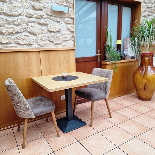 Polstersessel, Polsterstühle, Polstersessel für die Gastronomie, Gastro Tische, Vinothek, Pizzeria