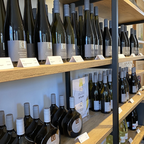 Präsentationsregale, individuelle Möbel, Ladenbau, Weinregal