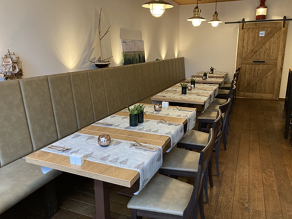 Stapelstuhl Eiche mit und ohne Polstersitz, Cafe, Bistro, Almhütte, Campingplatz, Restaurant, Gasthof, Bistro, Vinothek, Weingut, Bäckerei, Ristorante, Trattoria, Pizzeria