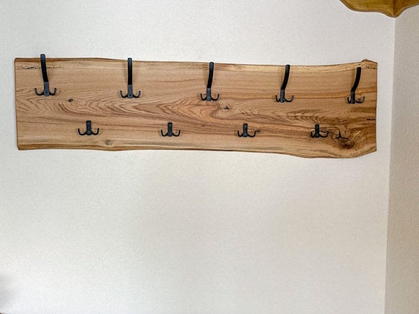 Garderobe nach Maß, Gastro Möbel, Garderobe Massivholz, Waldkante