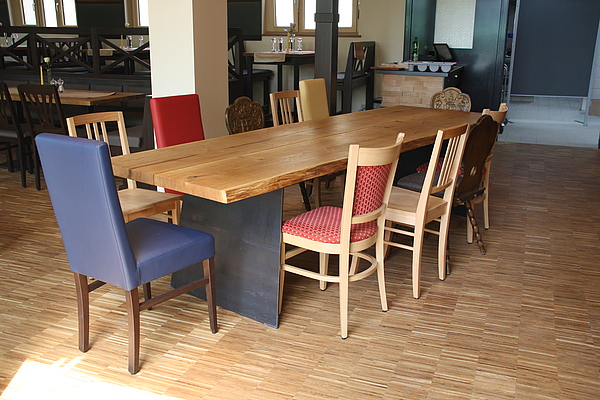 Tisch Massivholz, Gastro Tisch Massivholz, Gastro Stühle, Polsterstühle